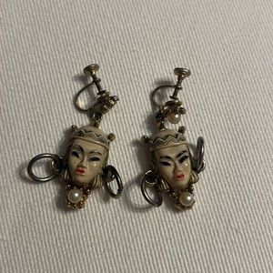 1960s Vintage Selro Selini Digital Princess Screw Back Earrings